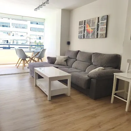 With Private Bathroom In Shared Apartment *
